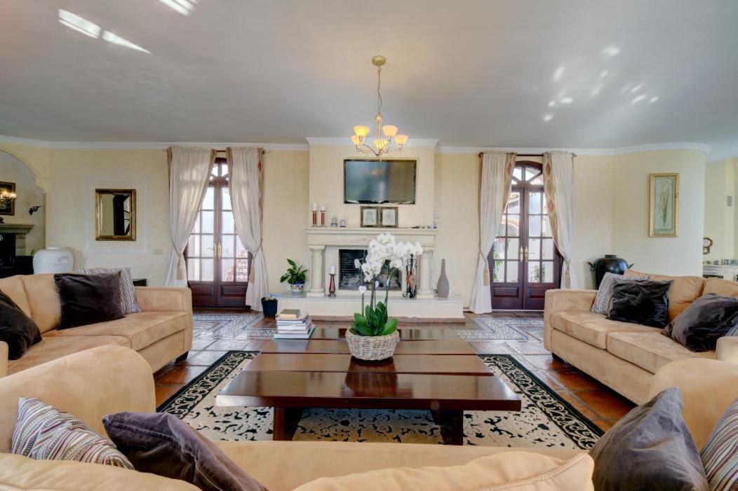 Villa Lampara En La Colina Benahavis Bagian luar foto