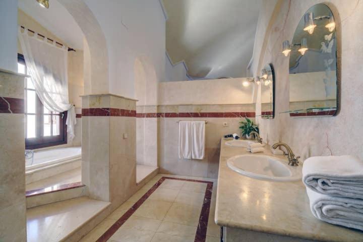 Villa Lampara En La Colina Benahavis Bagian luar foto