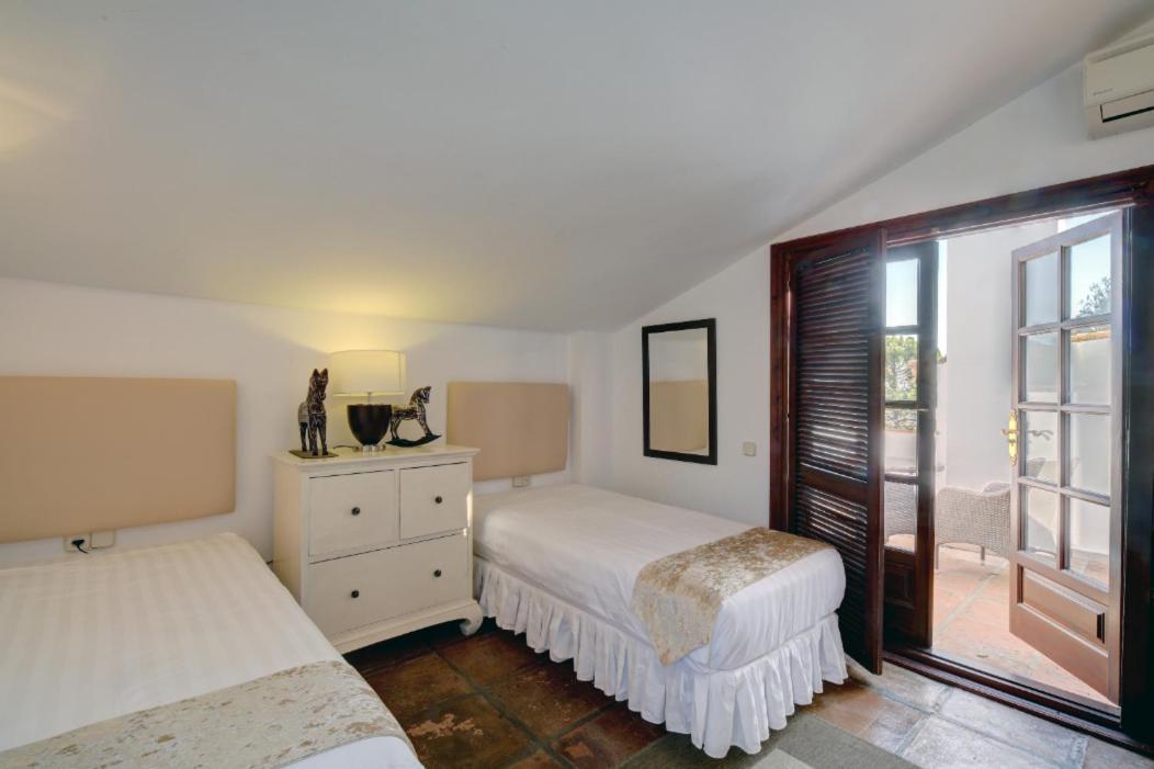 Villa Lampara En La Colina Benahavis Bagian luar foto